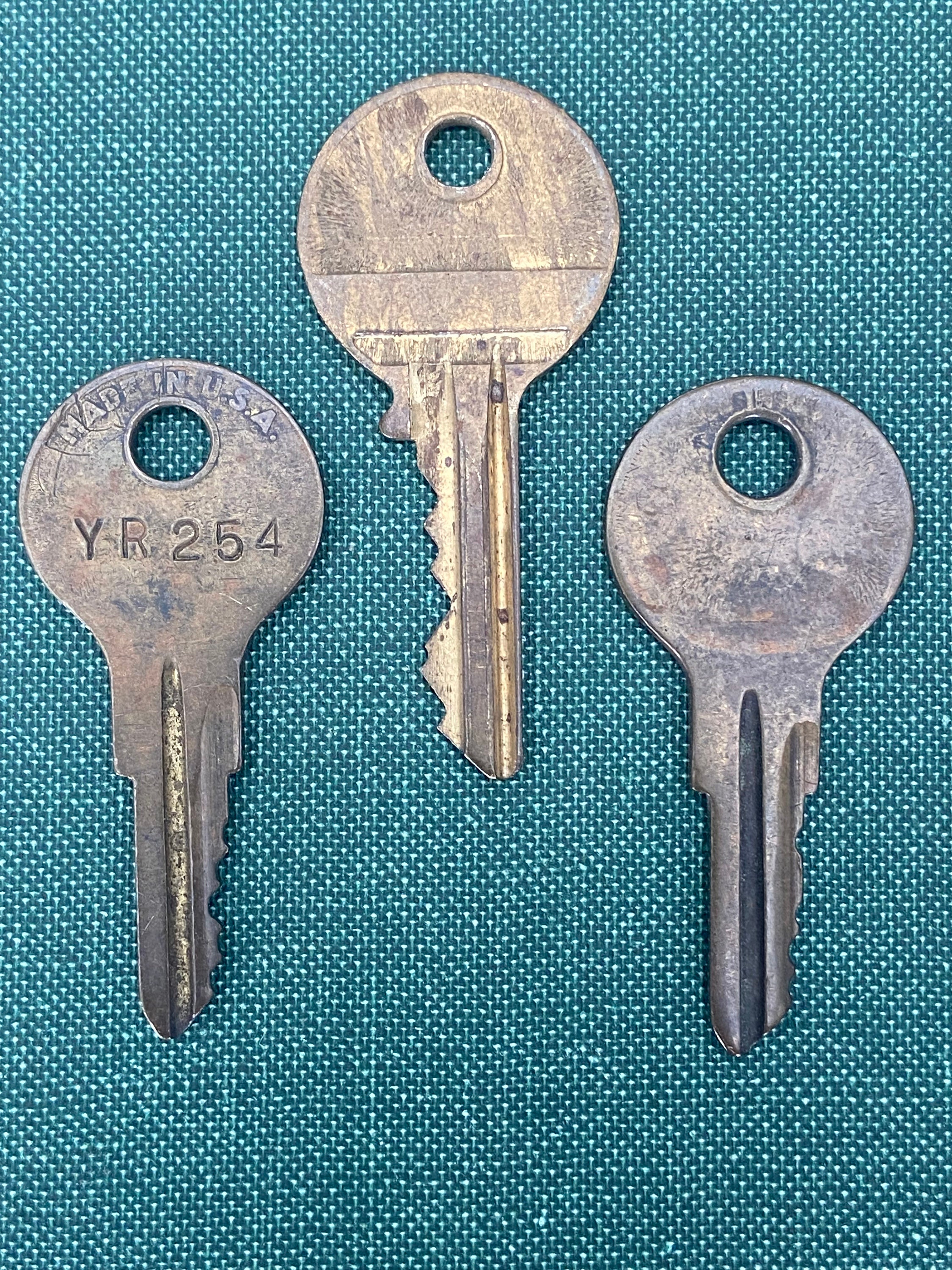 Vintage Brass Keys Yale & Towne Chicago Lock Company Lot Etsy