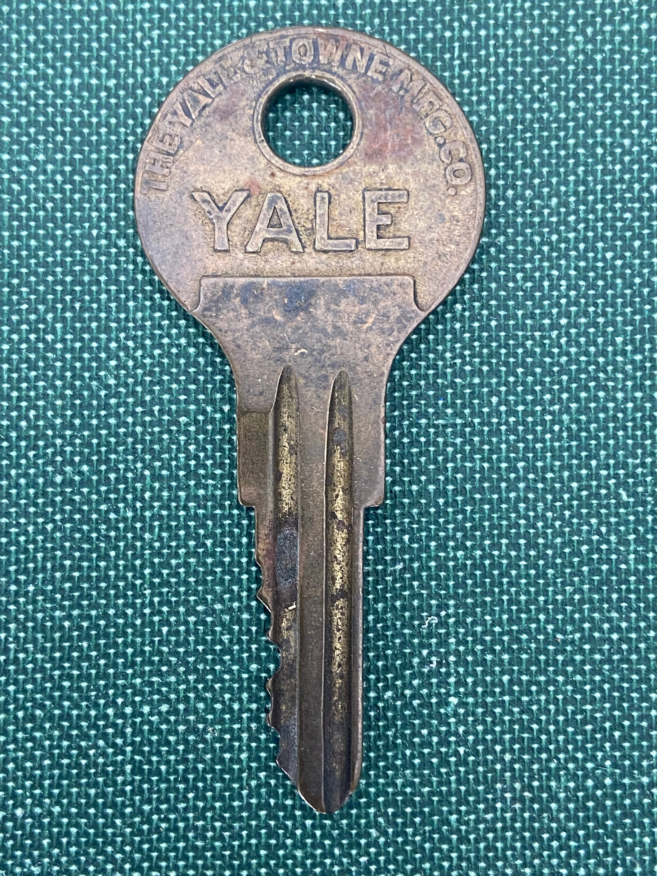 Vintage Brass Keys Yale & Towne Chicago Lock Company Lot Etsy