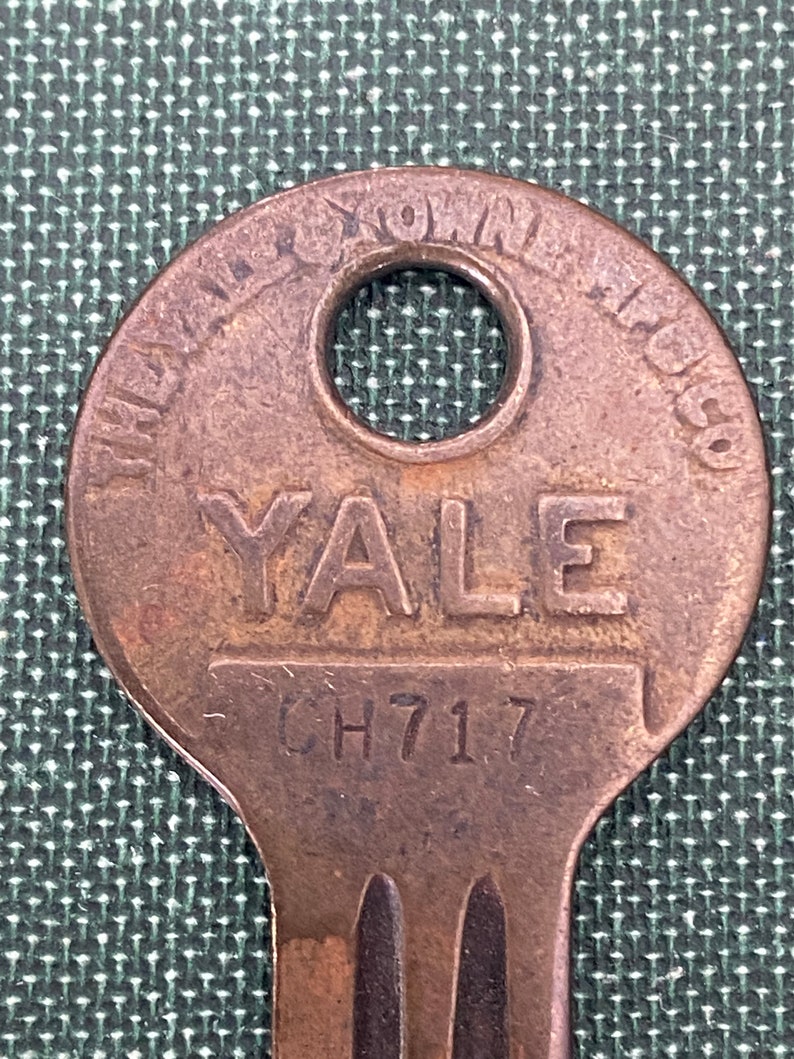 Vintage Brass Keys Yale & Towne Chicago Lock Company Lot Etsy