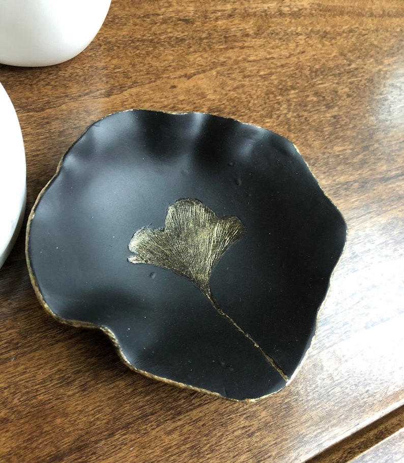 sleek ring dish Ginkgo leaf ring dish leaf ring dish small jewelry bowl holder black and gold ring dish