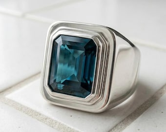 Herrring med blå topas i silver, smaragdslipad Londonring med blå topas, grov statementring för män, djärv geometrisk ring, present till honom