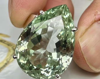 Stor prasiolitring, päronslipad grön ametist solitärring i sterlingsilver