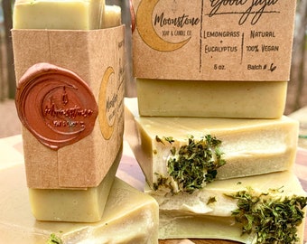 Good JuJu Soap Bar - Handmade Soap - Pure + Natural Ingredients - Cold Process Soap – Lemongrass + Eucalyptus Essential Oil - Cocoa Butter