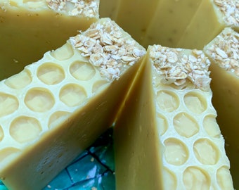 Bee Happy Soap Bar - Handmade Soap - Pure + Natural Ingredients - Cold Process Soap – Sweet Orange Scent – Honey + Oatmeal Soap