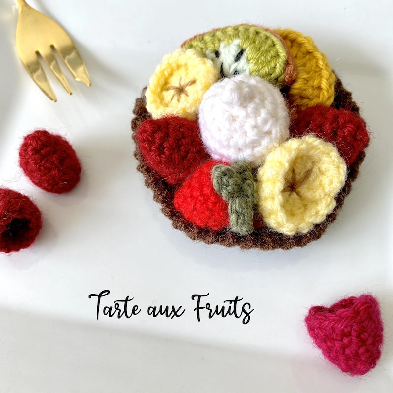 TARTES crochetée en laine fait main par mes soins. Ces créations amuseront votre enfant pour jouer à la marchande ou la dinette Tarte aux fruits