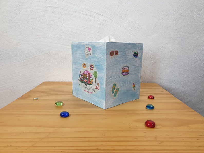 Caja de pañuelos cosméticos dispensador de decoración de mesa de pañuelos para pañuelos caja contenedor de madera cubo amantes del camping caravana vacaciones imagen 2