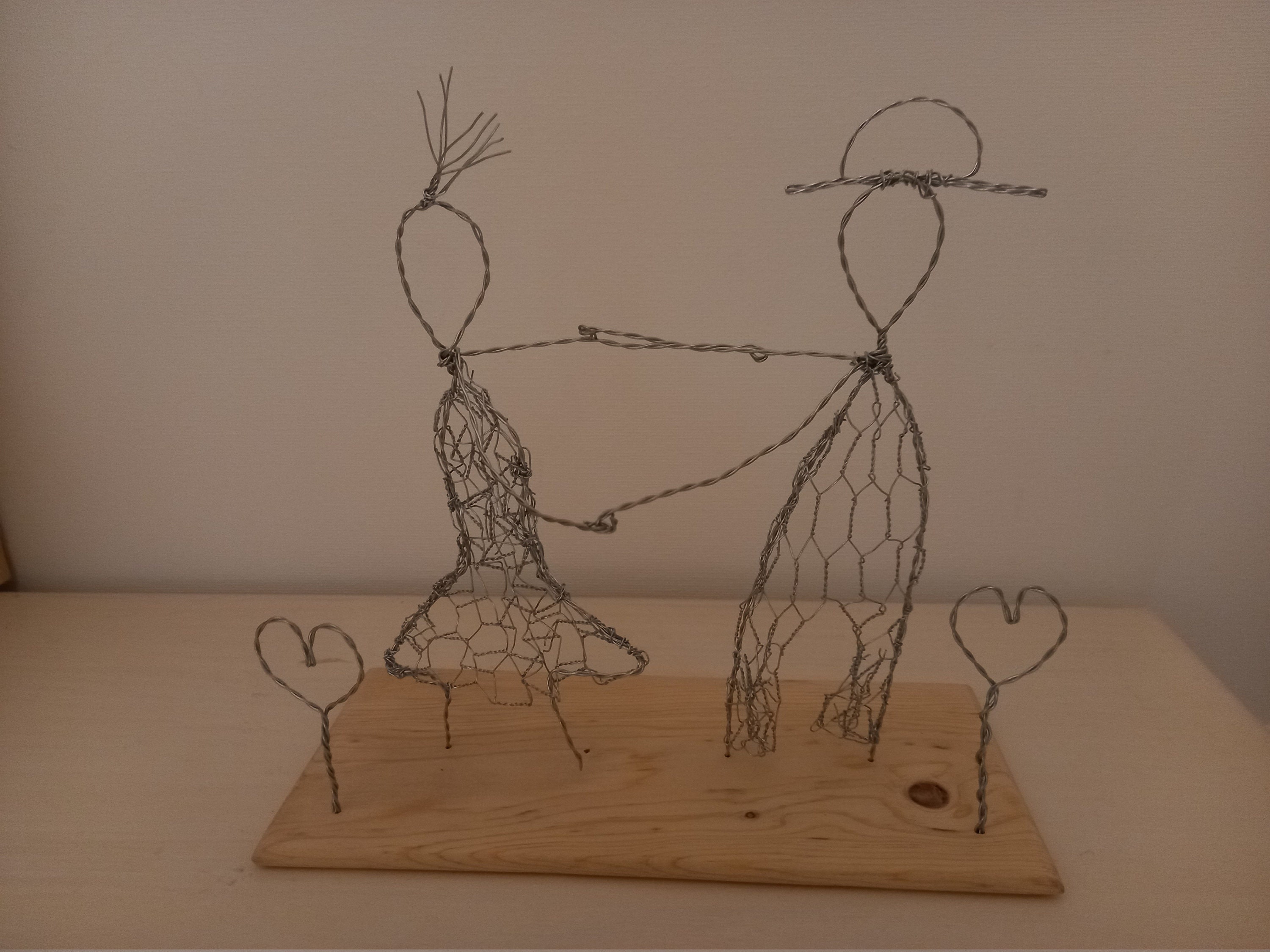 Sculpture Couple Amoureux en Fil de Fer Tressé