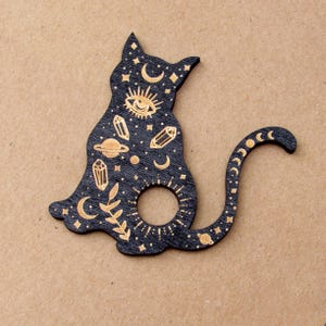 Carved Kitty Cat Wooden Sphere Stand: Crystal Ball Holder