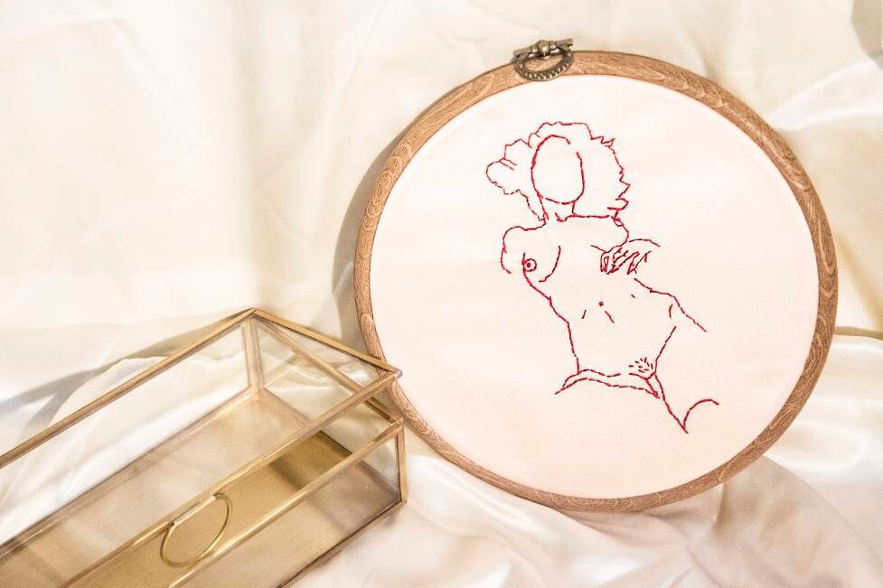 Tambour Brodé Main- Femme Nue, Egon Schiele - Décoration Murale