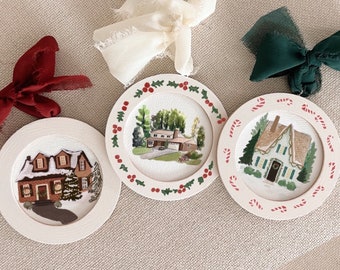 Individuell bemalte Haus Ornament | Aquarell Holzanhänger | benutzerdefinierte Hausverzierung | personalisierte Weihnachtsverzierung