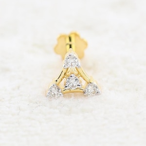 18K Yellow Gold Natural Diamond Round Cluster Tringle Nose Stud, 0.09 Ctw Diamond Nose Pin with Screw Back – A Precious Gift for Her