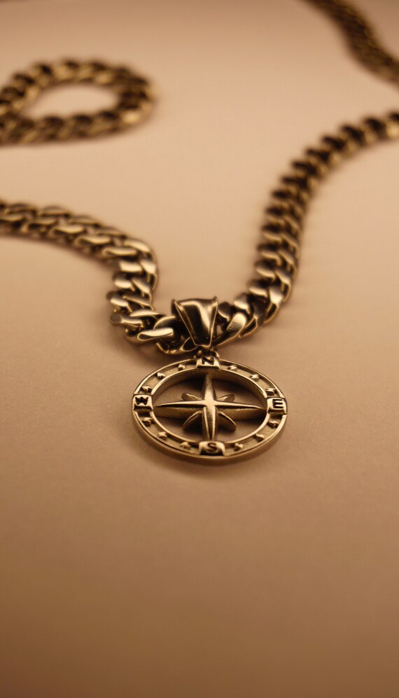 Collana Uomo Con Ciondolo Stella Del Nord – Acciaio Inossidabile – Catena Argento – 2,5x2,5 Cm – Regalo Originale