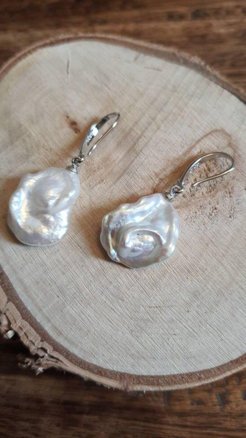 S925 silver earring and mother-of-pearl pearl
