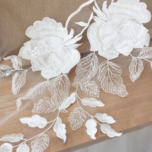 アイボリーの花の刺繍レースアップリケ、アイボリーの葉のアップリケ、花の装飾パッチ、DIYプロジェクトドレスクラフトプロジェクト用のアイボリーレースモチーフ