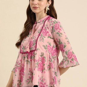 Top ethnique Kurti vert et rose à imprimé floral trapèze et col noué pour femme Kurta court Tunique indienne Tops d'été pour femme Tops bohème image 9