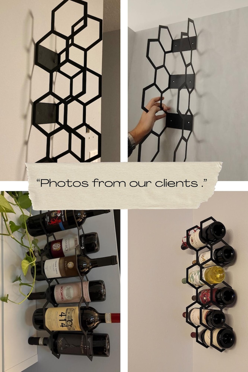 Puede incluir: Botellero de metal negro con dise&ntilde;o geom&eacute;trico de panal. El estante est&aacute; montado en la pared y contiene varias botellas de vino. La imagen incluye el texto "Fotos de nuestros clientes."