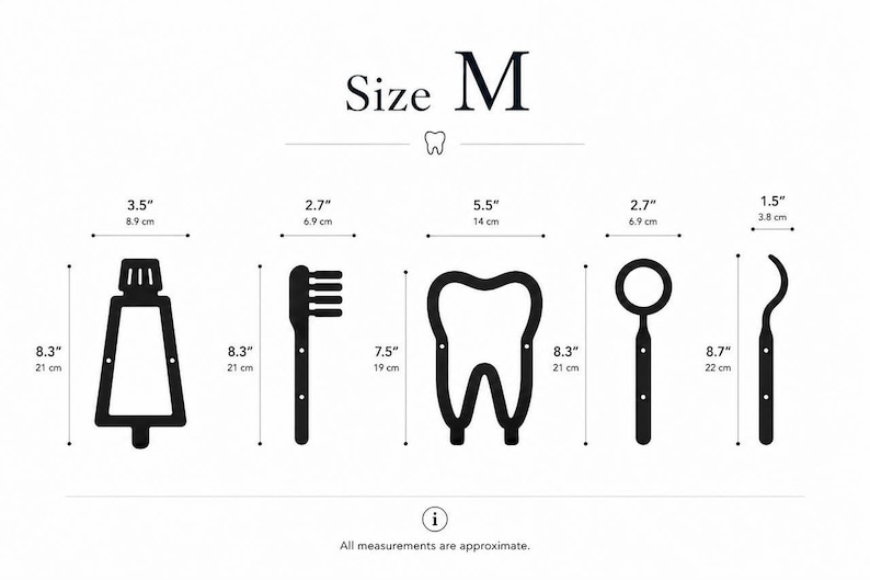 Op de afbeelding: Een set van vijf zwarte wanddecoraties met een tandheelkundig thema, gelabeld als Maat M, inclusief een tandpastatube, tandenborstel, tand, tandartsspiegel en sonde. Elk item toont afmetingen in centimeters, vari&euml;rend van 3,8 tot 22 cm.