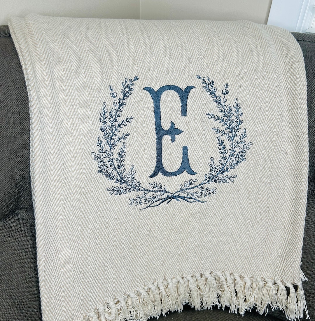 Monogrammed Cotton Blanket/Wedding Gift/Bridal Shower Present/Personalized Blanket/Custom Throw Blanket/Personalized Gifts/Floral Wreath