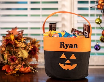 Custom Halloween Bucket / Personalized Kids Halloween Tote/ Personalized Bag for Halloween / Custom Trick or Treat Bag