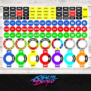 Puede incluir: Una hoja de pegatinas para el salpicadero de un coche de carreras con varias etiquetas en texto blanco sobre fondos negros, amarillos, rojos, azules, verdes y morados. Incluye etiquetas como "ABS", "FUEL", "START" y "STOP". La marca "Stealth Decals" está en la parte inferior.