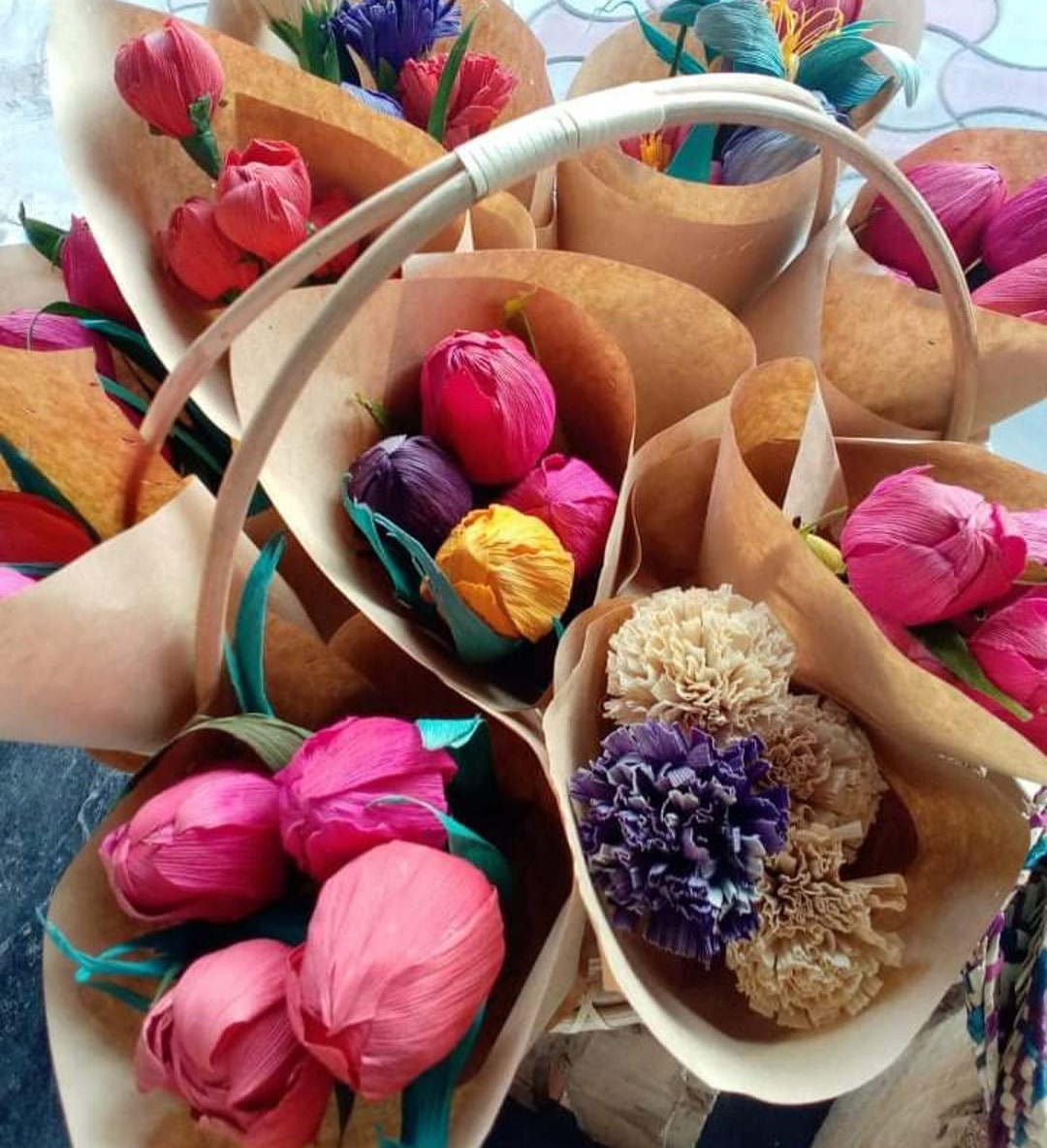 Corn Husk Roses Flowers Handmade Leaf Tulip Flower Bouquets Natural Eco