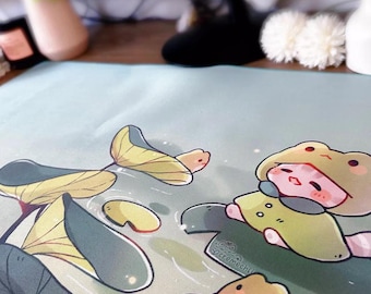 Lilly the Froggy Cat • Bureaumatten • 36" x 18" (90 cm x 45 cm)