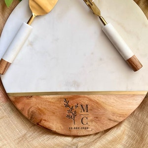 Custom Charcuterie Board, Personalized Round Cutting Board,Monogram Wedding Charcuterie Board,Engagement Gift,Engraved Initials Cheese Board