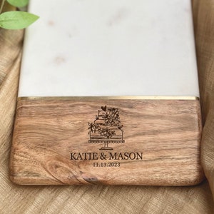 Personalized Charcuterie Board with Handle, Newlywed, Best Couple, Engagement, Unique Wedding Gift