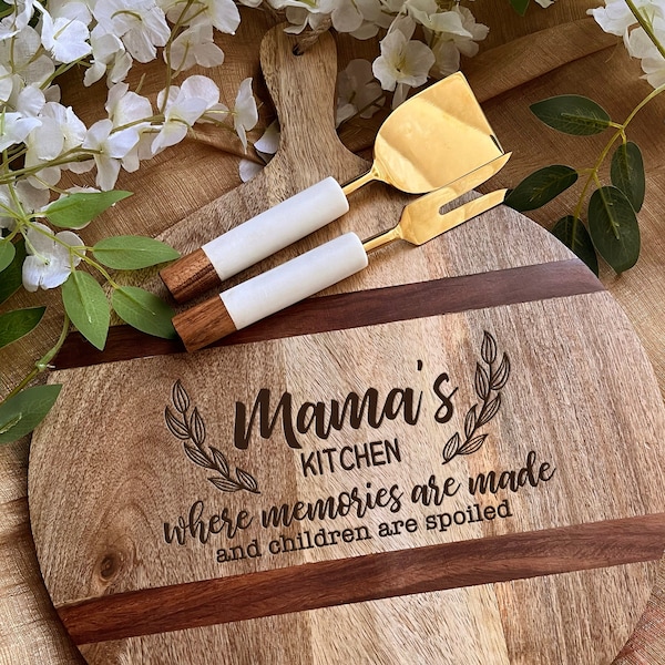 Custom Pizza Paddle Board With Handle, Personalized Gift for Mom, Mother, Mama, Mother in Law, Sister, Cutting Board