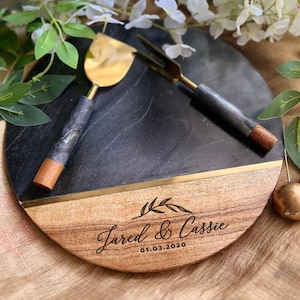 Engraved Cutting Boards, Black Charcuterie Board, Wedding Gift For Couple, Personalized Home Gift, Round Cheese Board with 2pc Cutlery
