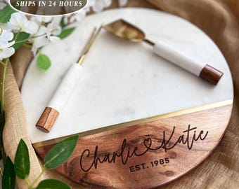 Charcuterie Board Personalized, Wedding Gift for Couple Unique, Engraved Wedding Cutting Board, Thanksgiving Centerpiece, Holiday Gift
