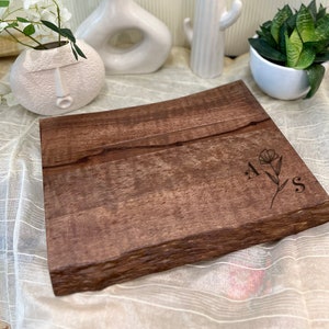 Personalized Live Edge Cutting Board, Wedding Gift For Groom, Engraved Cutting Board, Gift For Host, Wood Charcuterie Board,Anniversary Gift