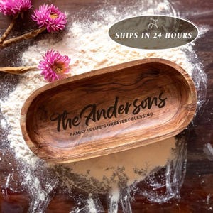 Personalized Bread Bowl, Fall Host Gift, Custom Engraved Fruit Bowl, Wooden Serving Bowls, Unique Wedding Gift, Large Dough Bowl, Tray