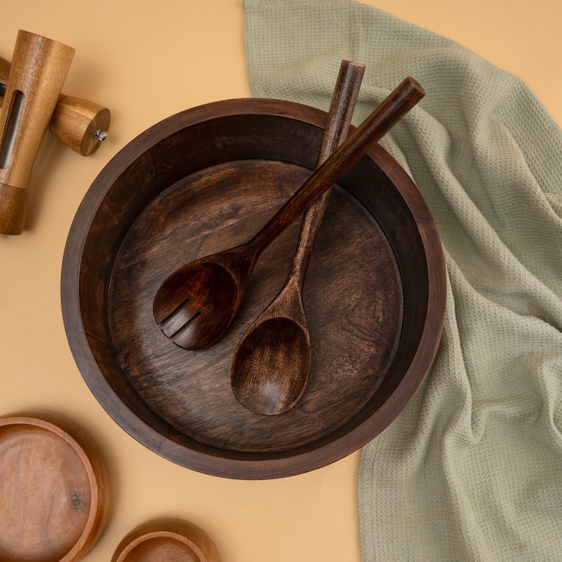 The Artisan's Tales Acacia Salad Bowl - Thumbnail 3