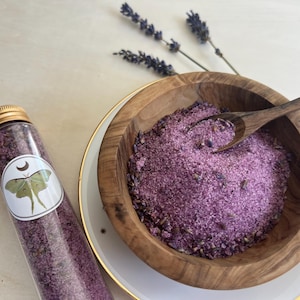 Organic Lavender Vanilla Bean Infused Sugar: Color Change Cocktail Mixer