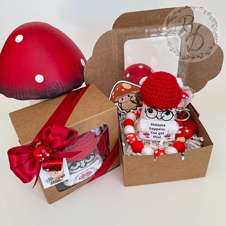 Pilz Geschenkbox mit Armband und Plüschi Bild 14