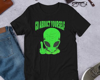 Funny Alien Abduction T-Shirt: Retro Angry Green Alien Graphic Tee