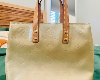 Vintage Beige Louis Vuitton Reade PM Featuring Monogram Vernis, Louis Vuitton Purse