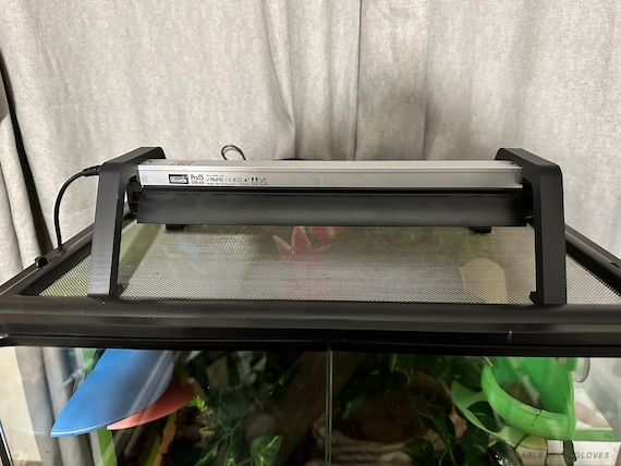 Riser legs. Compatible with Arcadia T5 UVB