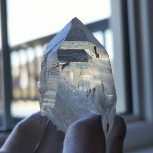 Beautiful Himalayan Clear Quartz/Isis Quartz/Self-Healed Regrowth Root/Rainbows/Barnacle Crystal/Healing Crystal - 113g