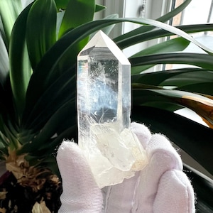 Beautiful Colombian Lemurian Quartz with Blue Mist - Dow Crystal - Healing Crystal - 55g