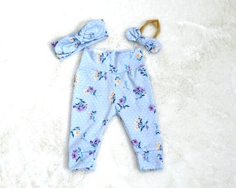 Conjunto floral azul para recién nacido: leggings, gorro y diadema.