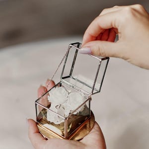 Ringschatulle aus Glas, Ringträger aus Glas mit silbernen Rändern, Ringhalter für Eheringe, Ringträger aus Glas