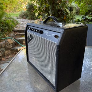 Fender Vibro Champ XD 5W Combo Modelleringsövningsförstärkare för Elgitarr
