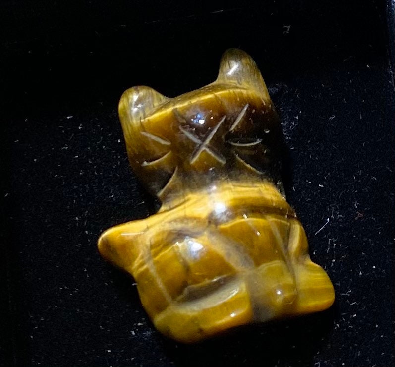 Spilla gatto intagliata Tiger's Eye