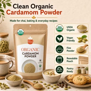以下が含まれることがあります： 「Clean Organic Cardamom Powder」と書かれたSpicy Organicの茶色の再封可能なパウチ。ラベルにはUSDA OrganicとVegan Friendlyのアイコンがあります。周囲には粉末、カルダモンのさや、クッキーが配置されています。