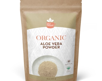 Könnte beinhalten: Ein brauner Papierbeutel mit einem weißen Etikett, auf dem "ORGANIC ALOE VERA POWDER" steht und ein Bild einer Schüssel mit Pulver zu sehen ist. Der Beutel ist 16 oz (454 g) groß und ist USDA-Bio und vegan.
