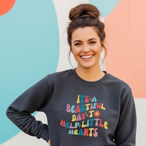 Sweat-shirt de cardiologie pédiatrique | Cadeau pour infirmière de USIC | Médecin de soins intensifs pédiatriques | Pull petits coeurs | Hôpital pour enfants | Agent de santé