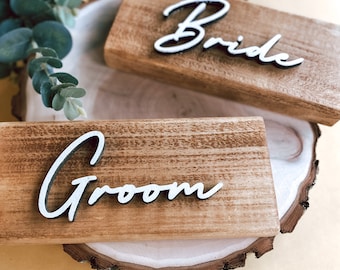 Mr and Mrs wood sign Wedding signs Table sign Groom Bride table signs Wedding personalized sign Rustic table decor Wedding table centerpiece