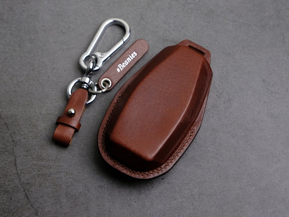 【純正品】Aston Martin DBX レザーキーポーチ Aston Martin DBX Leather Key Pouch Black / Tan – O'GARA Boutique
